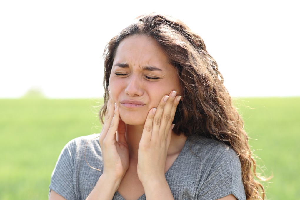 There are three main signs to watch for if you have developed TMJ: joint noises, pain and restricted mouth opening. Early symptoms include cheek pain, tension headaches or pain near the ears, neck and shoulders. 
Photo: Shutterstock