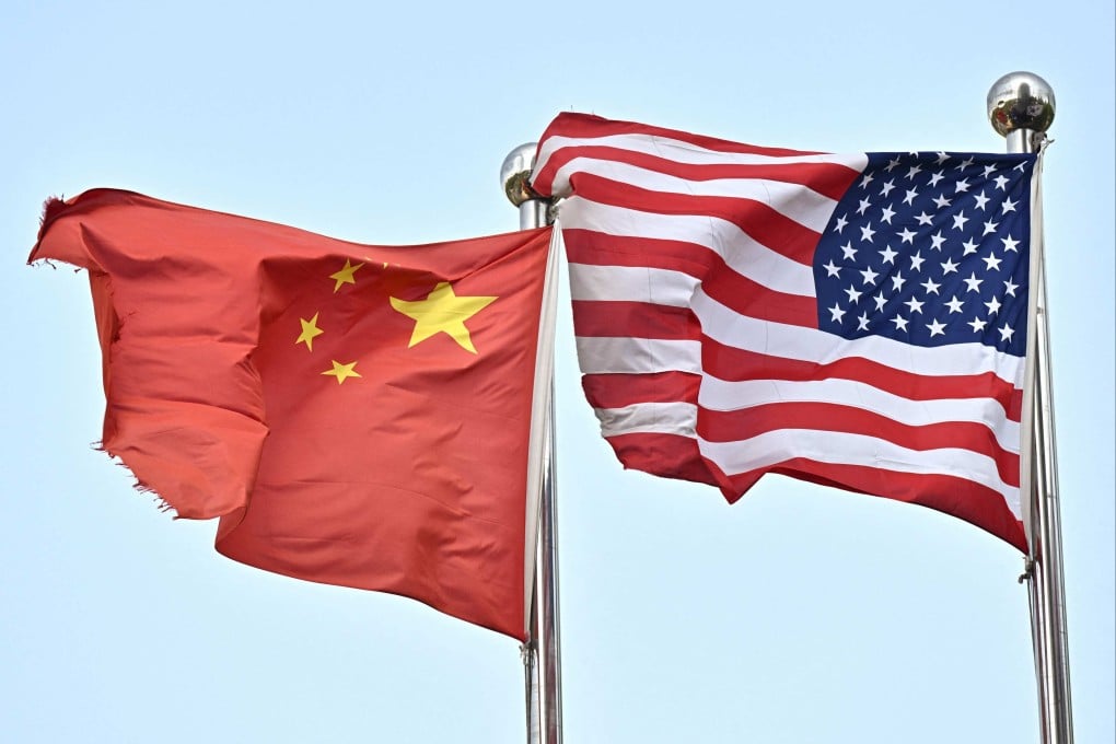 Chinese and US flags wave outside a technology company in Beijing, China, on April 17, 2025. Photo: AFP