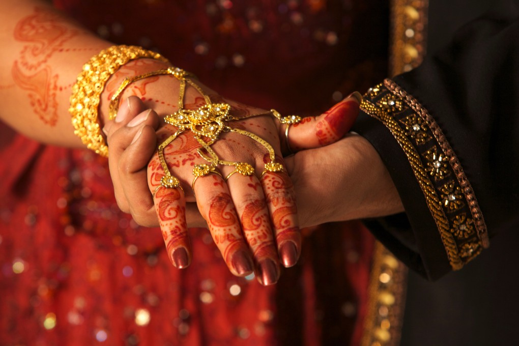 An Indian wedding couple. A court in India has allowed a man out on bail to marry his victim. Photo: Shutterstock