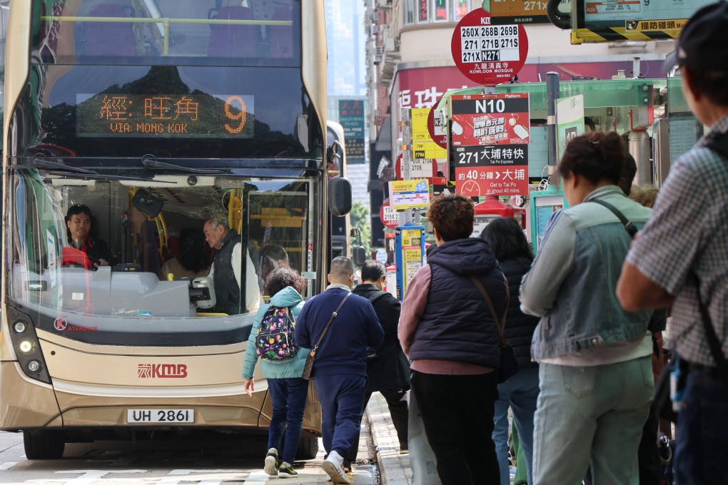 Passengers get on a bus at a bus stop on Nathan Road in Tsim Sha Tsui, Hong Kong. Photo: Jelly Tse