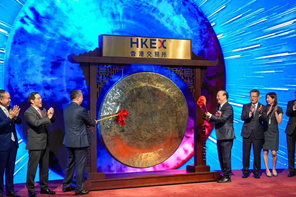 The gong ceremony marks the start of trading in Hong Kong for Chinese battery maker Contemporary Amperex Technology Limited (CATL), at the HKEX Connect Hall in Central on May 20. Photo: Sun Yeung