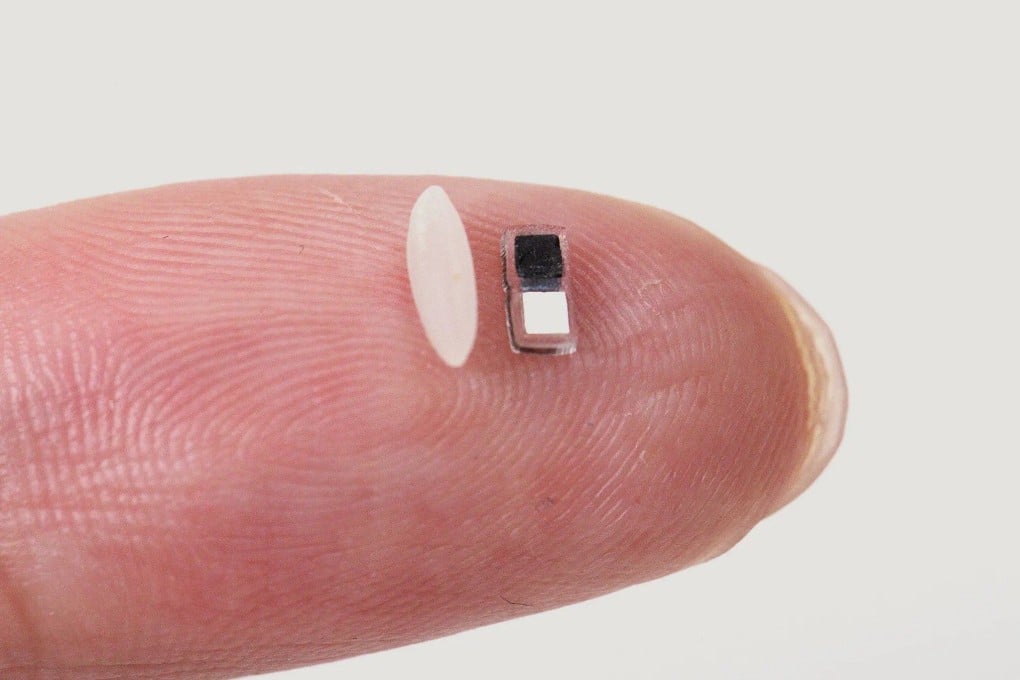 Researchers have unveiled a tiny pacemaker, smaller than a grain of rice, that can be inserted with a catheter or syringe and dissolves when it is no longer needed. Photo: The Efimov Lab