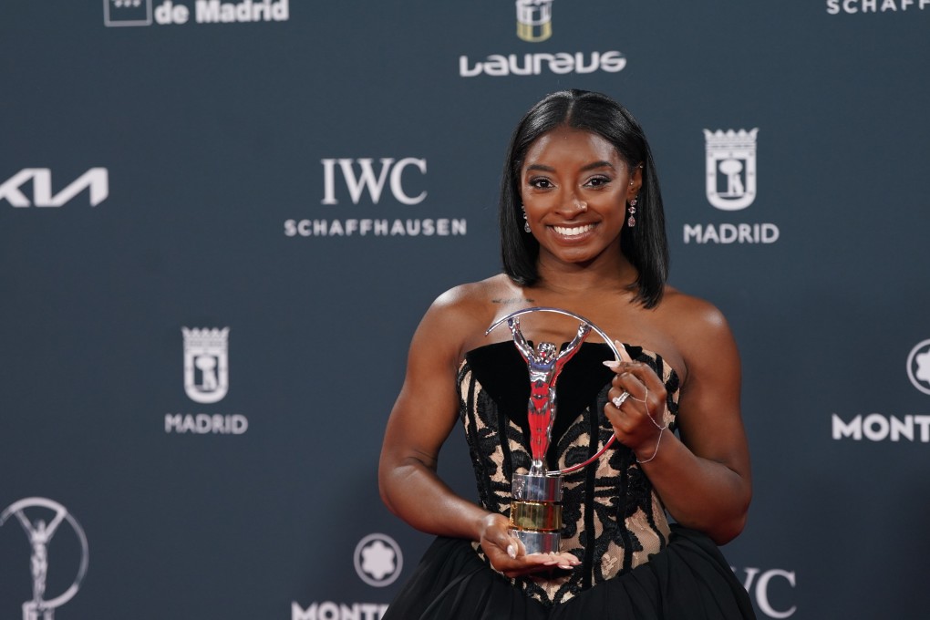 United States gymnast Simon Biles poses with the World Sportswoman of the Year award during the 2025 Laureus World Sports Awards in Madrid. Photo: Xinhua
