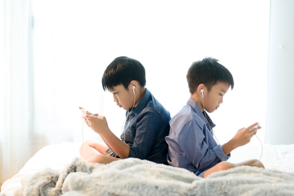 A study has shown that addiction to social media platforms and video games can lead to mental health issues in young people. Photo: Shutterstock