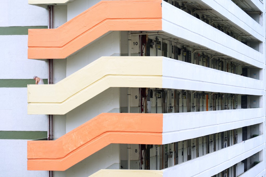 The monthly income threshold for public housing applicants is HK$25,100 for a household with three members and HK$31,000 for a four-person family. Photo: Eugene Lee