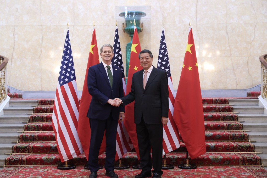 Chinese Vice Premier He Lifeng, also a member of the Political Bureau of the Communist Party of China Central Committee, shakes hands with US Treasury Secretary Scott Bessent prior to the first meeting of the China-U.S. economic and trade consultation mechanism in London on Monday. Photo: Xinhua
