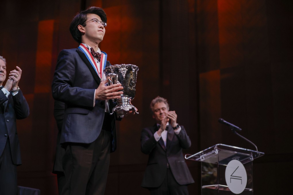 Aristo Sham receives the applause of the audience in Bass Hall, Forth Worth, in the US state of texas after he was presented with the gold award at the 17th Van Cliburn International Piano Competition on June 7, 2025. Photo: Brandon Wade