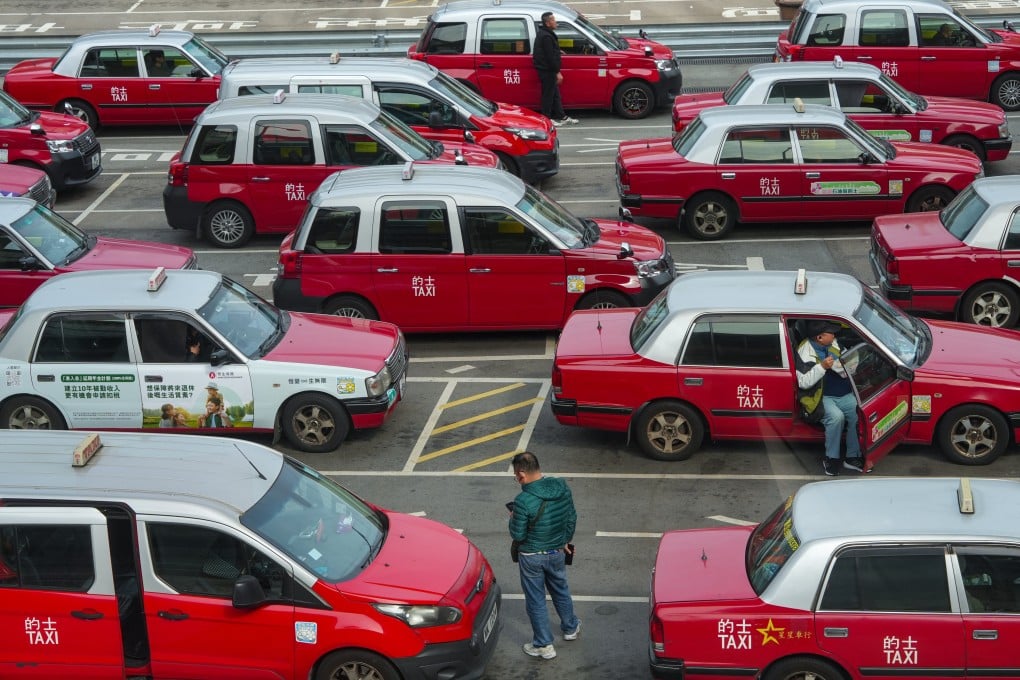 Taxis queue up to pick up passengers at Hong Kong International Airport in Chek Lap Kok on February 19. Photo: Sun Yeung
