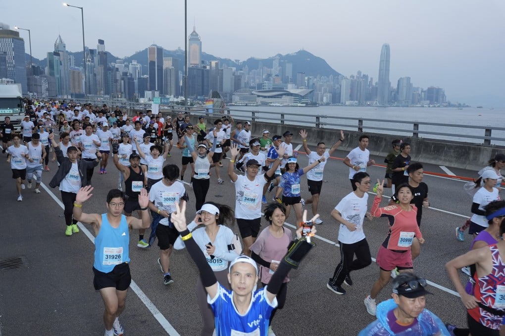 Marathon runners take part in last year’s Hong Kong Streetathon. Photo: Eugene Lee