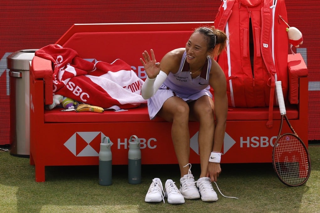 Zheng Qinwen apologises for changing shoes during her match against Emma Raducanu at Queen’s Club. Photo: Action Images via Reuters
