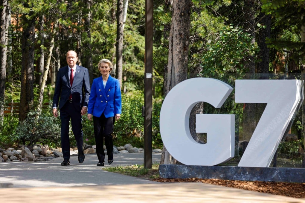 European Commission President Ursula Von der Leyen (right) walks with her husband Heiko von der Leyen as they arrive for the G7 summit at the Pomeroy Kananaskis Mountain Lodge in Kananaskis, Alberta, Canada on Monday. Photo: AFP