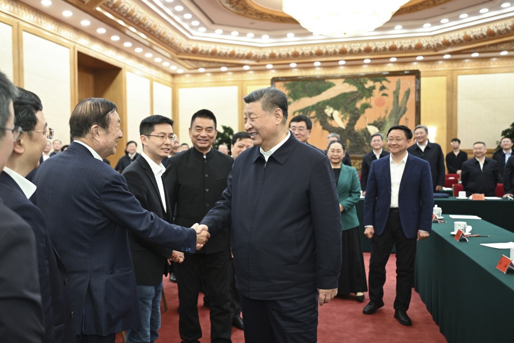 Chinese President Xi Jinping shakes hands with Huawei Technologies founder Ren Zhengfei, an open-source advocate, at a meeting of entrepreneurs in Beijing on February 17. Photo: Xinhua