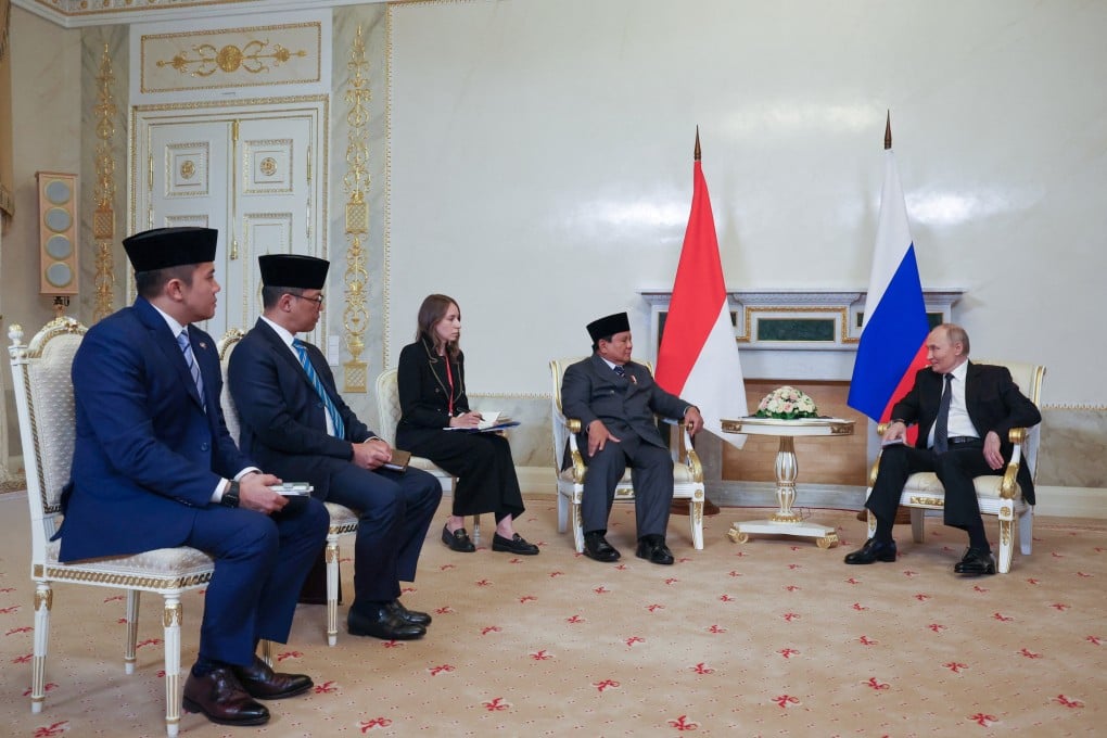 Indonesian President Prabowo Subianto (2nd from right) and Russian President Vladimir Putin (right) in Saint Petersburg on Thursday. Photo: via Reuters