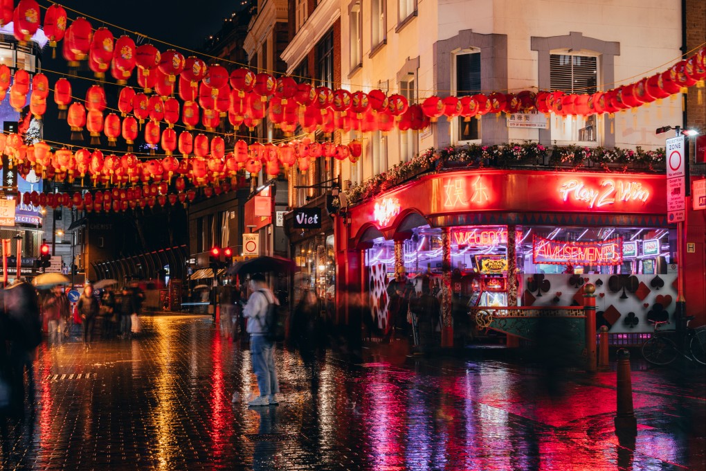 Chinese graduates in London are turning to flexible work amid a downturn in the UK job market, which has led to the emergence of a thriving Chinese-language gig economy. Photo: Shutterstock