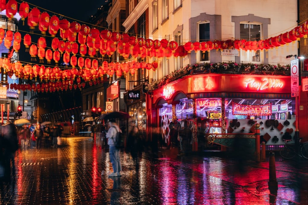 Chinese graduates in London are turning to flexible work amid a downturn in the UK job market, which has led to the emergence of a thriving Chinese-language gig economy. Photo: Shutterstock