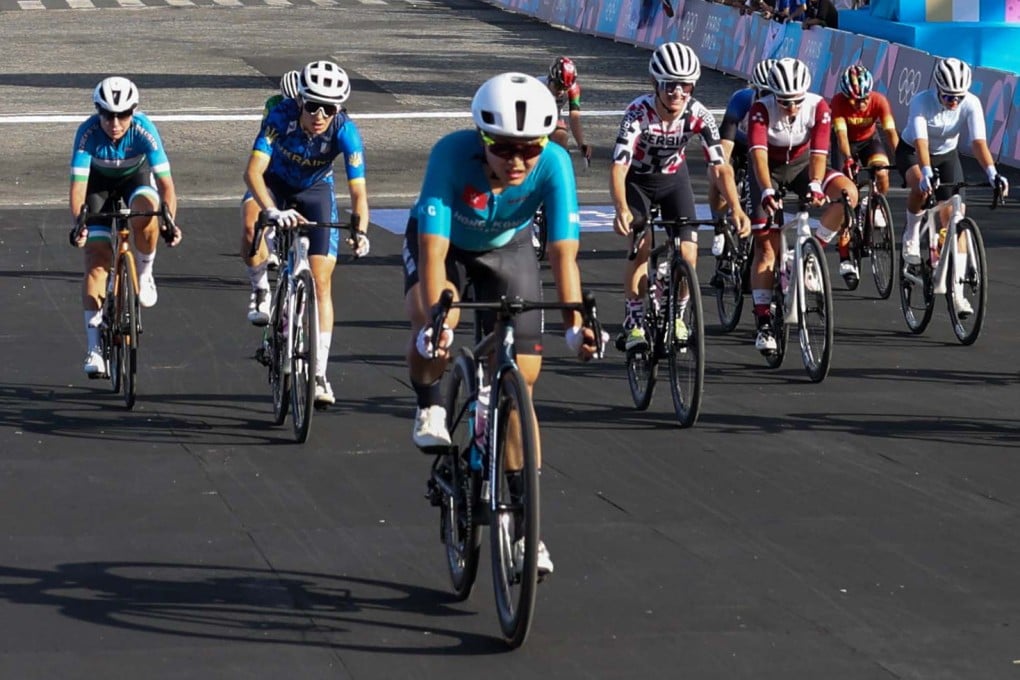 Ceci Lee (centre, in front) in road race action for Hong Kong. Photo: SF&OC
