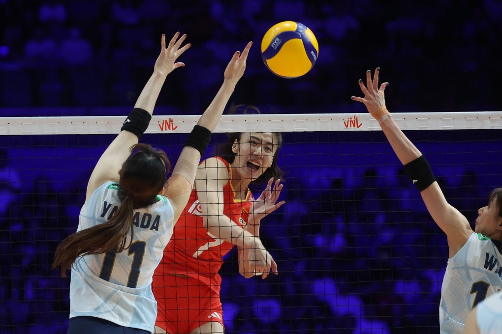 China’s Wang Yuanyuan (centre) goes on the attack during her side’s Women’s Volleyball Nations League clash with Japan. Photo: Edmond So