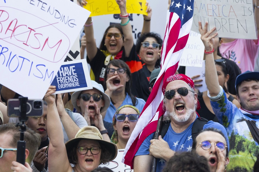 People participate in a “No Kings” protest at Orlando City Hall in Florida, June 14, 2025. Photo: AP