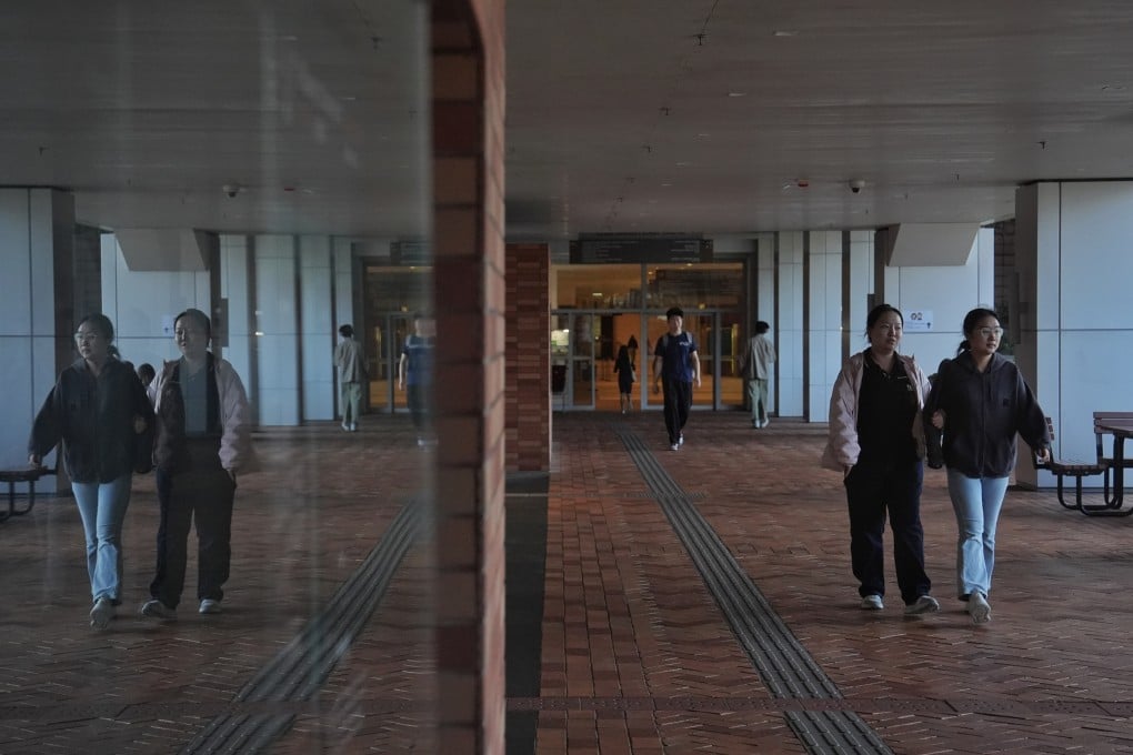 Students walk along the passage in the campus of the University of Hong Kong (HKU). Photo: Elson Li
