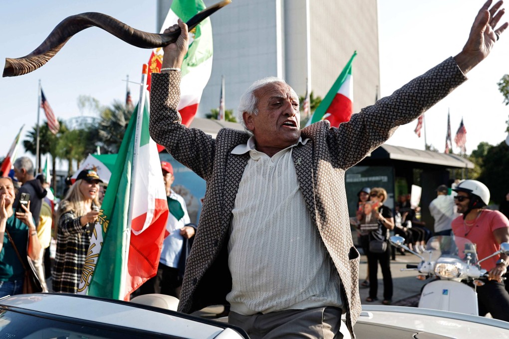 Supporters of regime change in Iran rally outside the Wilshire Federal Building in Los Angeles, California, on Monday. Photo: Getty Images/AFP
