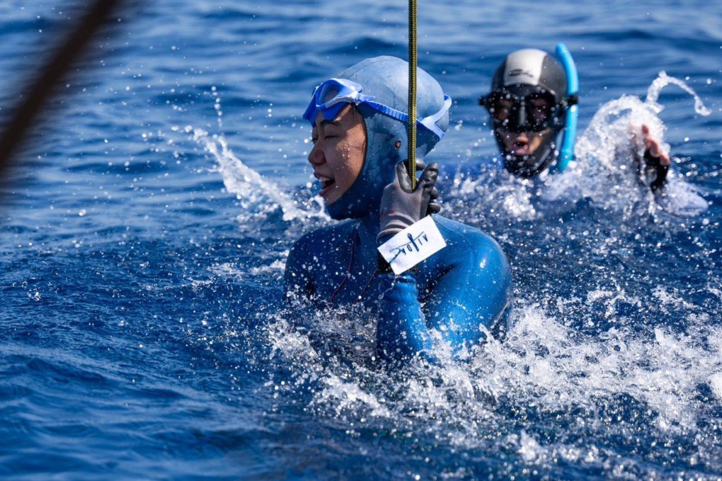 Vicky Li freediving in the ocean. Photo: Handout