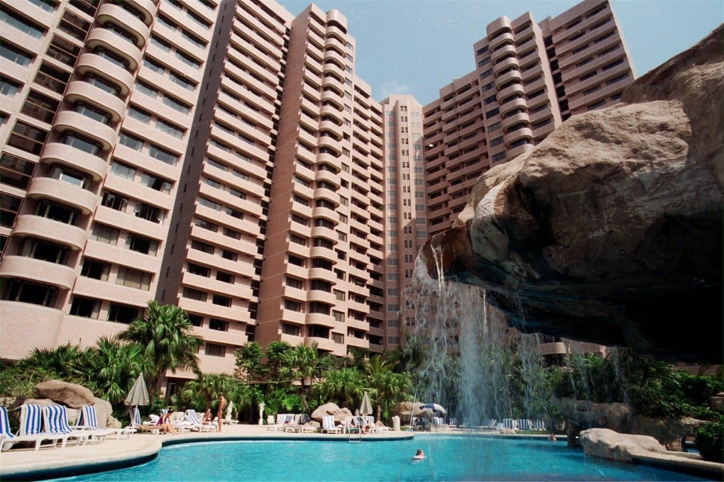 Parkview, luxury residential blocks on Tai Tam Reservoir Road of Hong Kong Island, on October 20, 1995. Photo: Handout