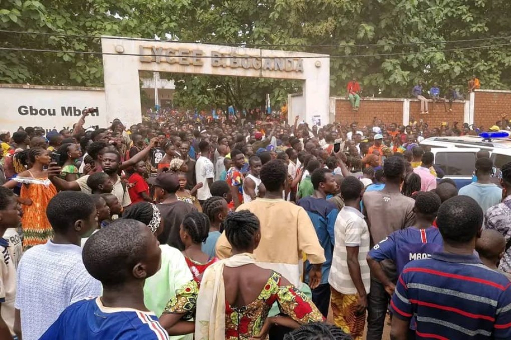 People gather at Barthelemy Boganda High School, the site of a stampede, in Bangui, Central African Republic on Wednesday. Photo: Xinhua