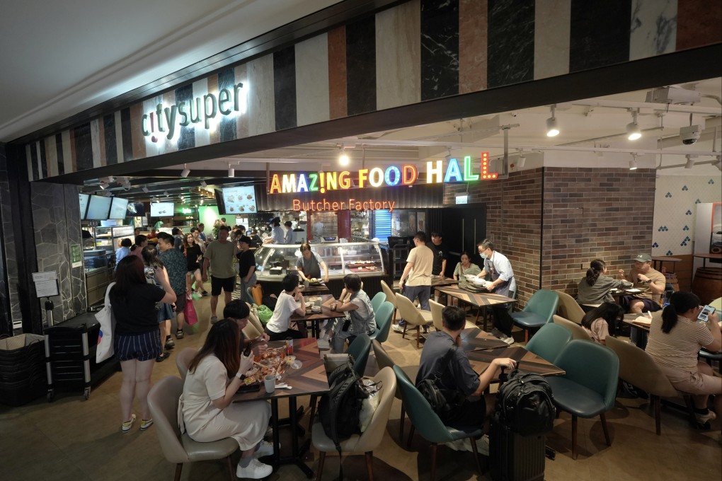 Customers pack City’super’s Amazing Food Hall for then final time on Sunday Photo: Sun Yeung
