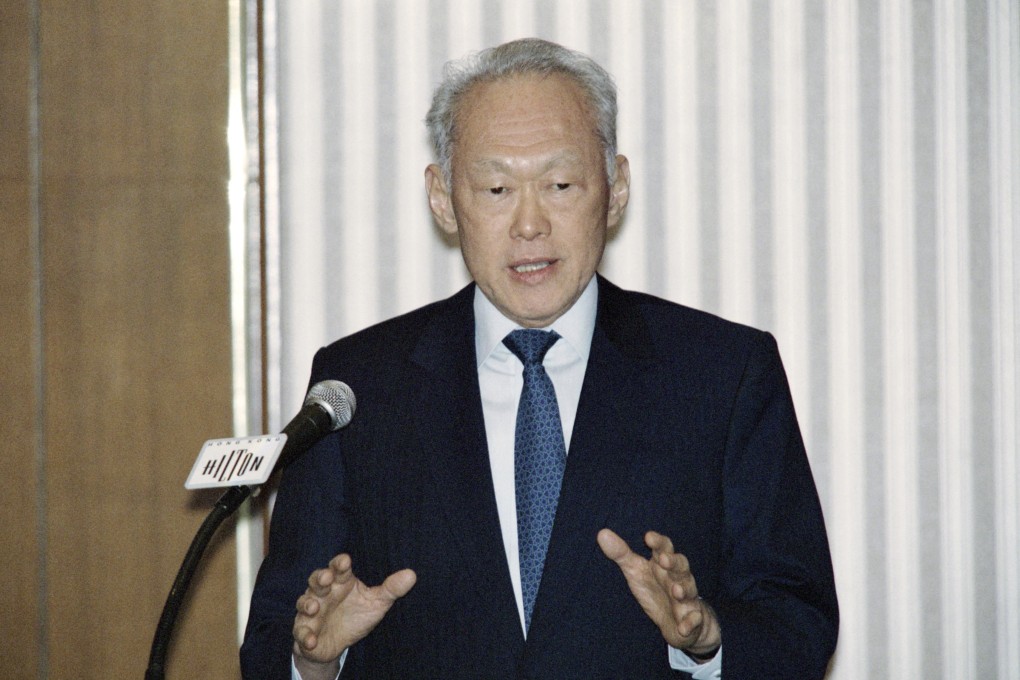 Singapore Prime Minister Lee Kuan Yew delivers a speech at the opening of the Commonwealth Press Union conference on October 15, 1990 in Hong Kong. Photo: AFP