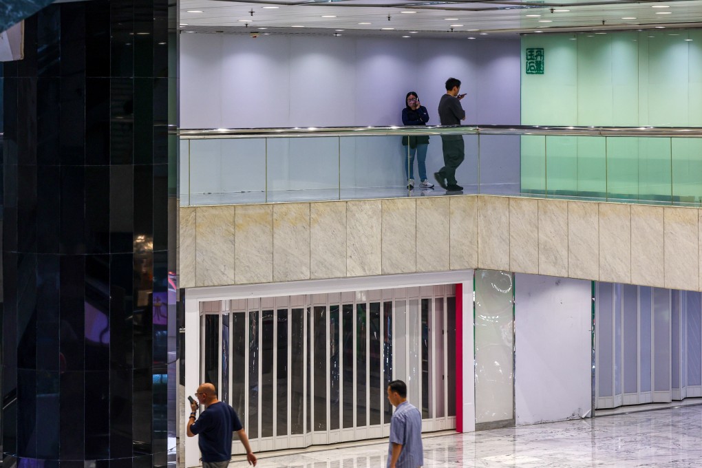 The vacancy rate in the city’s busiest districts, including this shopping centre in Tsim Sha Tsui, has hit a 4½-year high. Photo: Dickson Lee