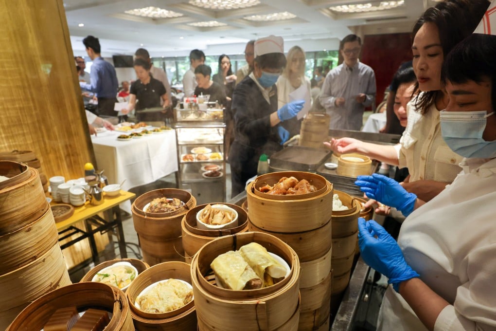 Metropol Restaurant is one of only a few Chinese restaurants in Hong Kong that still serves dim sum the traditional way, using trolleys. Photo: Jelly Tse