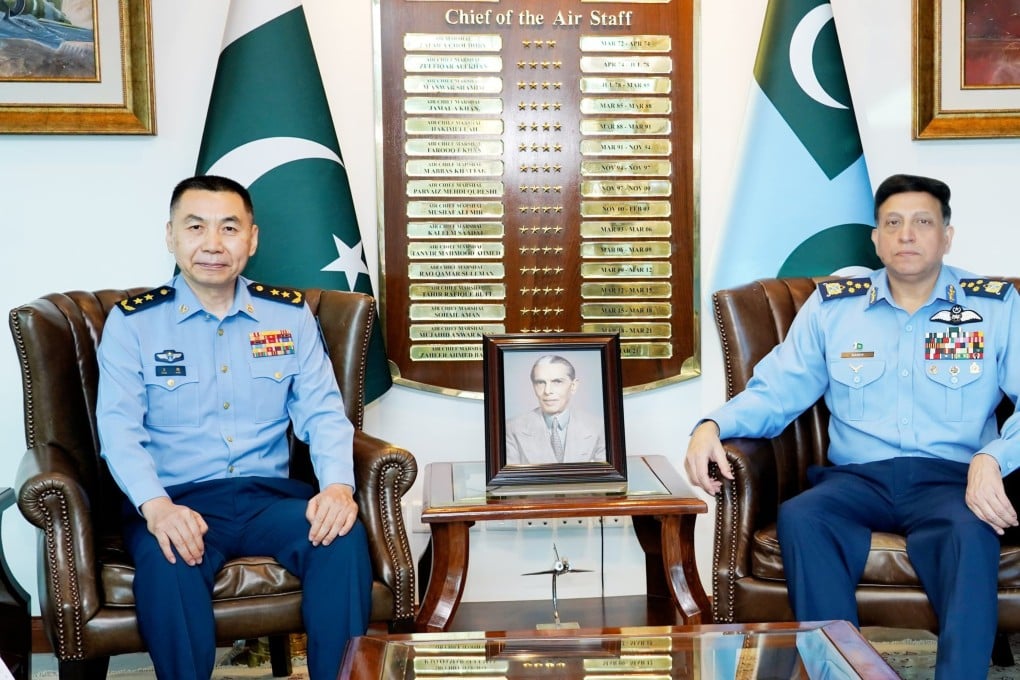 Air Chief Marshal Zaheer Ahmed Baber Sidhu (right), chief of the Pakistan Air Force (PAF) meets Lieutenant General Wang Gang (left), chief of staff of the People’s Liberation Army Air Force, on Tuesday to discuss operational synergy between the two forces. Photo: Handout