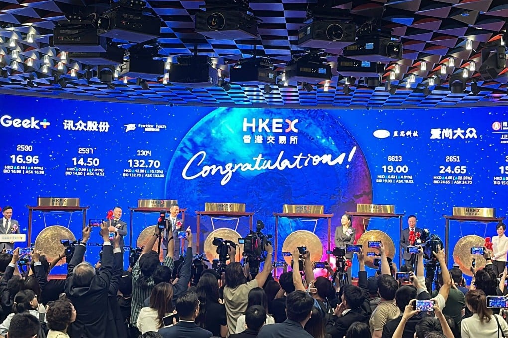 Hong Kong Catat Hari Sibuk dengan Lima Perusahaan Cina Debut IPO Sukses