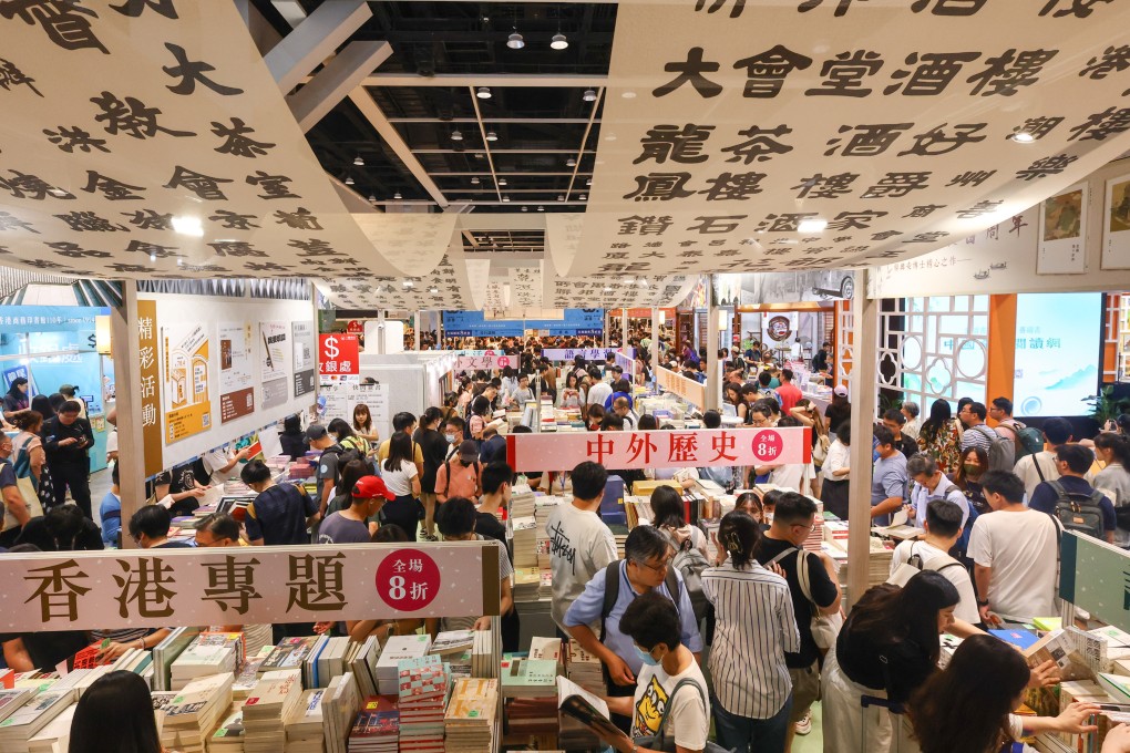 Book lovers at last year’s Hong Kong Book Fair. Photo: Dickson Lee