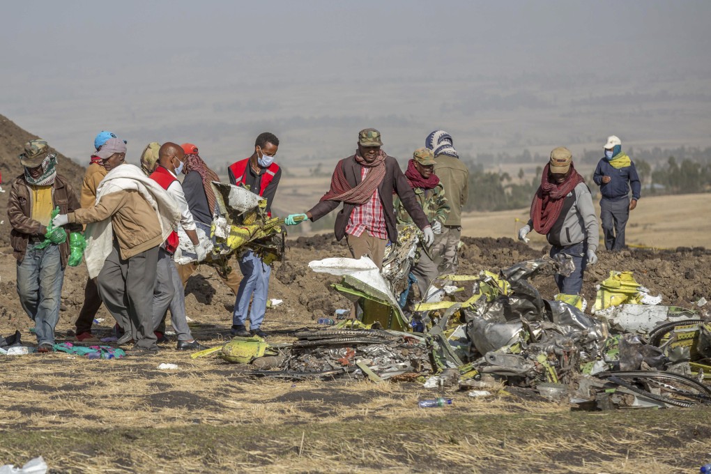 Rescuers at the scene of an Ethiopian Airlines Boeing 737 Max 8 plane crash near Bishoftu, south of Addis Ababa, Ethiopia, on March 11, 2019. Photo: AP