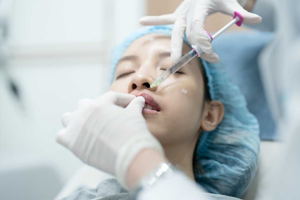 Can lips fillers be harmful? Do they affect sensation? Are they noticeable when you kiss? Experts share their knowledge. Photo: Shutterstock