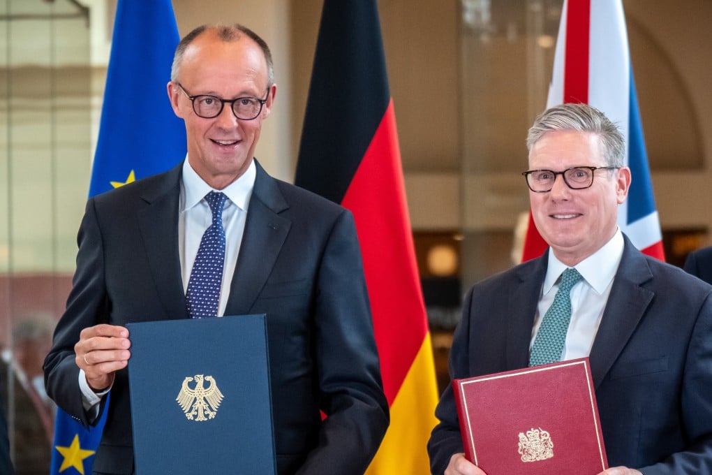 German Chancellor Friedrich Merz (left) takes part in the ceremony to sign a new friendship treaty alongside Keir Starmer, Prime Minister of Great Britain. Photo: dpa