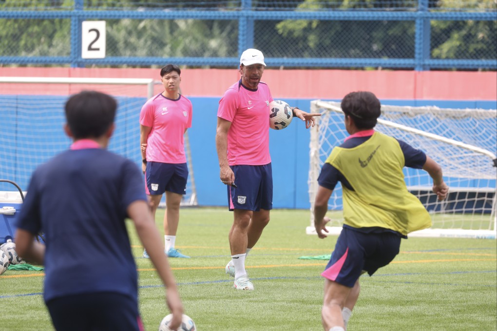 Ínigo Calderon oversees a Kitchee pre-season training session. Photo: Edmond So