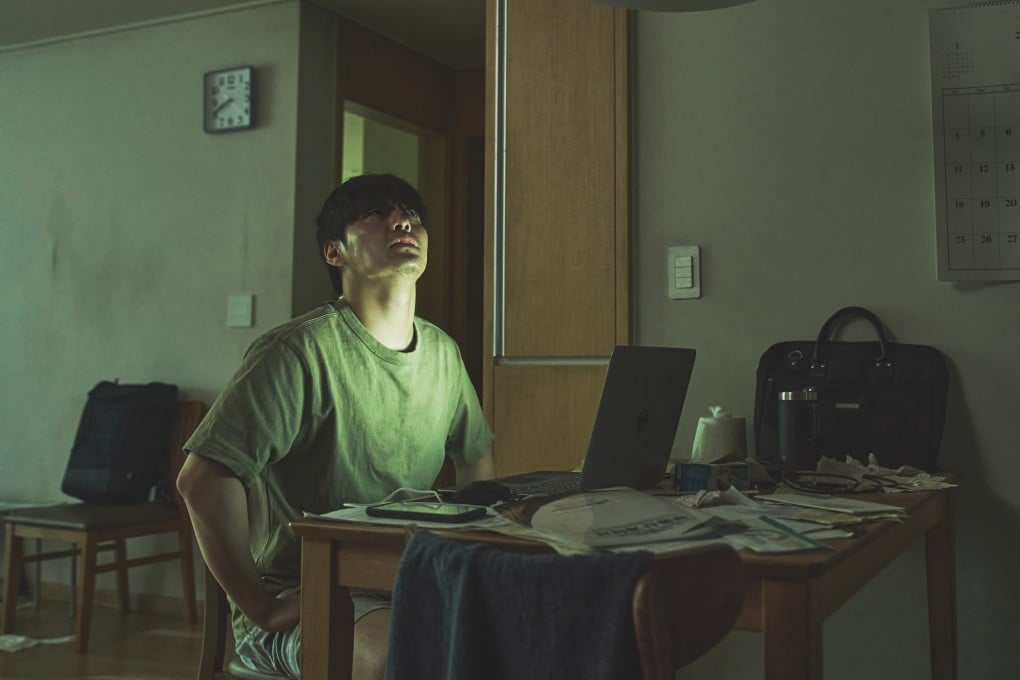 Kang Ha-neul in a still from Wall to Wall, directed by Kim Tae-joon. Yeom Hye-ran so-stars. Photo: Young-uk Jeon/Netflix