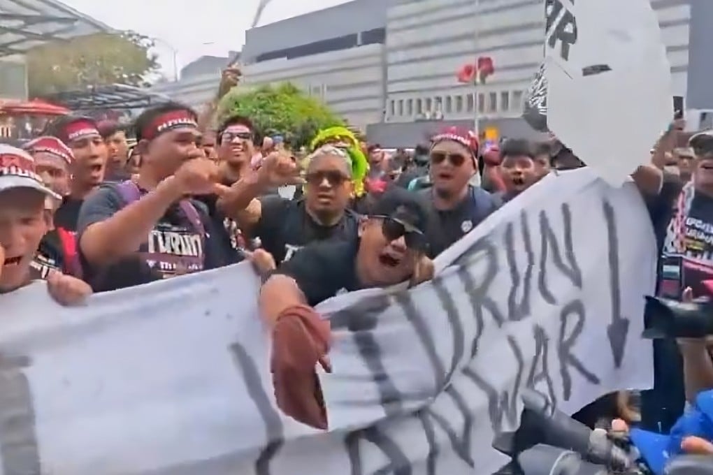 Protesters chant slogans demanding the resignation of Malaysian Prime Minister Anwar Ibrahim during the “Turun Anwar” (“Resign Anwar”) rally in Kuala Lumpur on Saturday. Photo: X/alexcmhwee