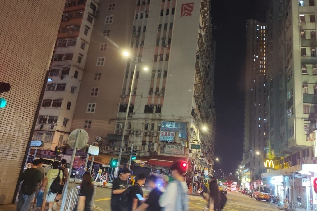 I-Feng Mansions in To Kwa Wan was in darkness on Saturday evening. Photo: Facebook/KowloonCityLocals