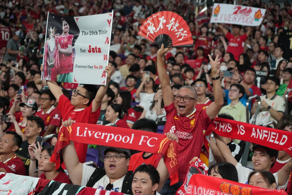 Liverpool fans show their support during a training session at Kai Tak Stadium. Photo: Sam Tsang