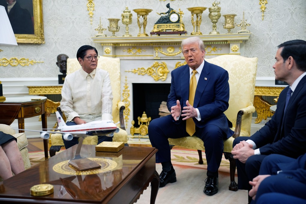 US President Donald Trump (centre) meets Philippine President Ferdinand Marcos Jnr (left) in the Oval Office at the White House in Washington on July 22. Photo: EPA