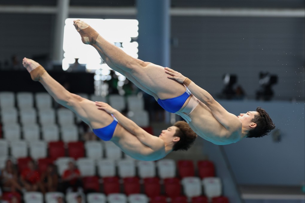 China’s Wang Zongyuan and Zheng Jiuyuan during the 3m synchronised diving final in Singapore on Monday. Photo: Xinhua