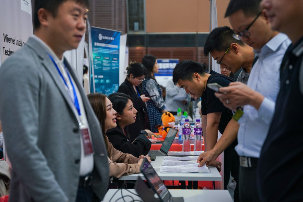 Recruiters at the Hong Kong Top Talent Recruitment Autumn Fair in Tsim Sha Tsui, held in November last year. Photo: Fan Chen