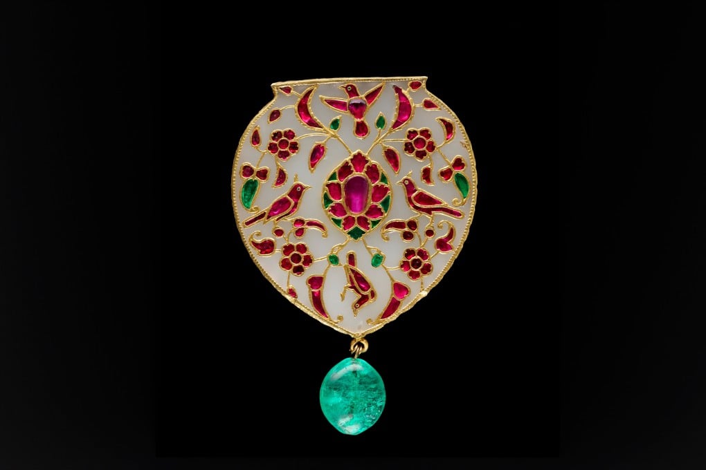 Jewelled jade pendant, court workshops, Mughal dynasty (c. 1610-20). Photo: Victoria and Albert Museum