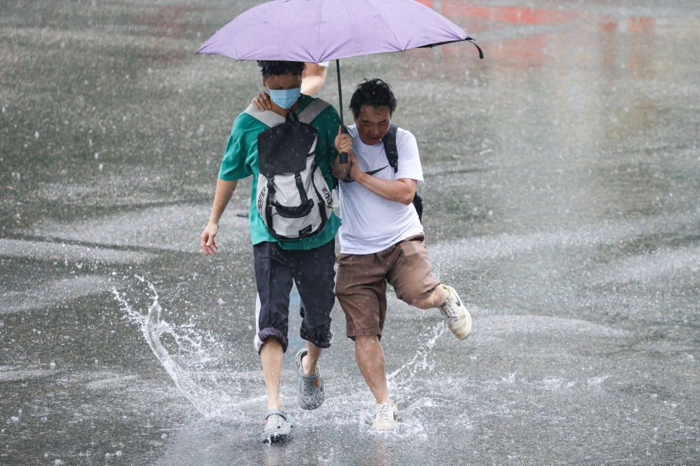 Heavy rain in Sha Tin. 02AUG25 SCMP / Eugene Lee