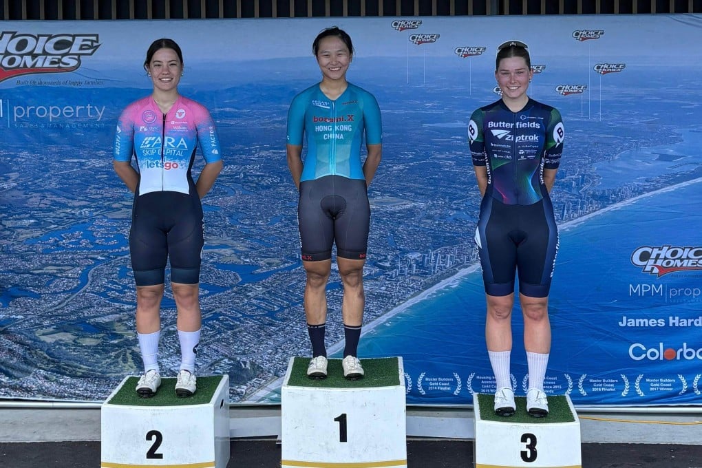 Ceci Lee (centre) on the top step of the criterium podium, between Australia’s silver and bronze medallists Amelie Sanders (left) and Sophie Sutton. Photo: Cycling Association of Hong Kong, China