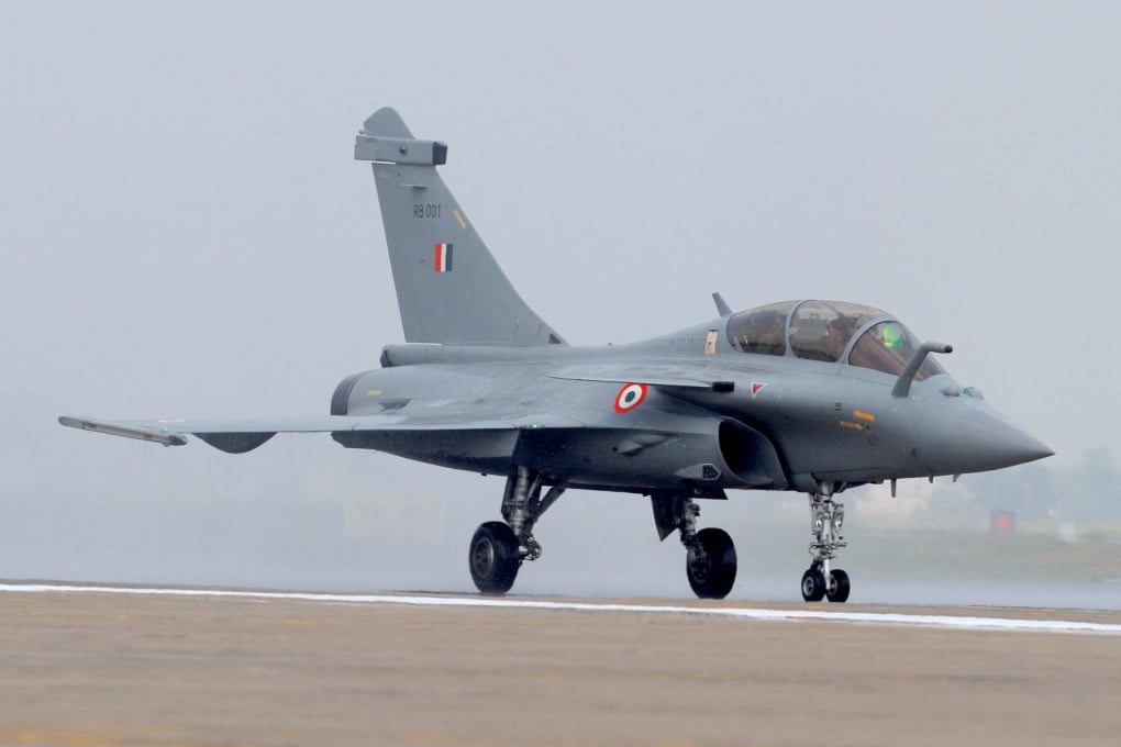 A Rafale fighter jet taxis on the tarmac during its induction ceremony at an air force station in Ambala, India, on September 10, 2020. Photo: Reuters