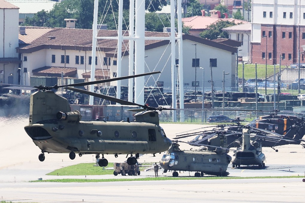 A Chinook helicopter takes off at the US Camp Humphreys in Pyeongtaek, South Korea, on August 7. Photo: EPA/Yonhap